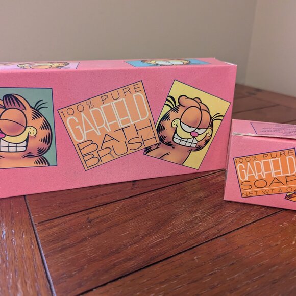 100% Pure Garfield Soap & Bath Brush Vintage 1978 Avon Products Pink Box NIB - Picture 13 of 13